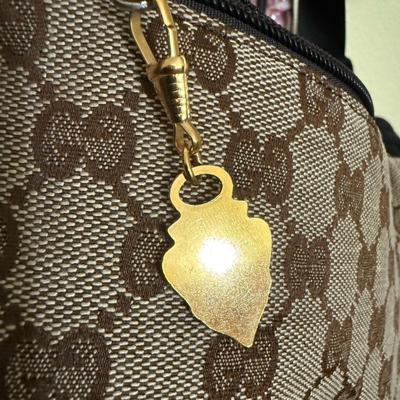 Authentic Gucci zipper pull vintage charm . Gold tone BEAUTIFUL! - Picture 7 of 9